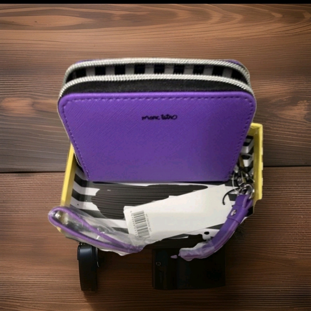 Marc Tetro Bichon Frisée Small Wallet/Wristlet In Box NWT - Picture 3 of 4